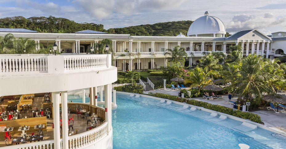 The Wedding Website of Stephanie St.Clair and Anthony St.Clair