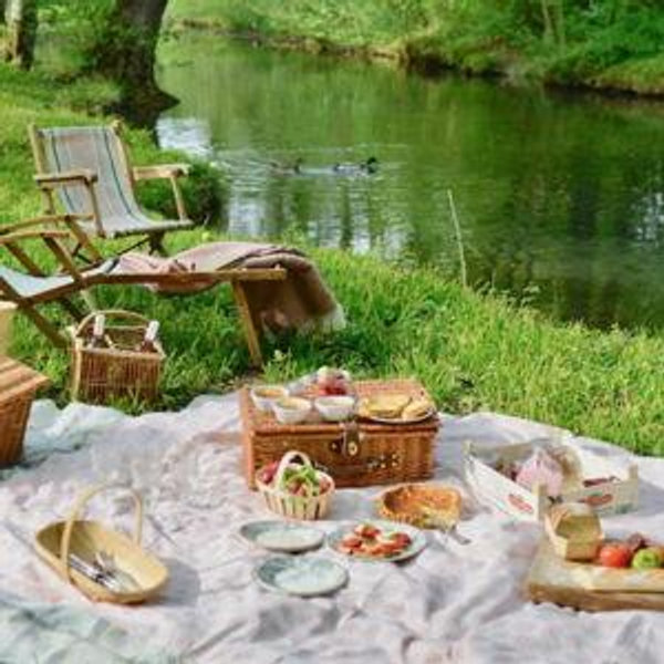 Picnic Lunch in the Cotswolds