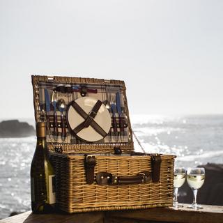 2-Person Bristol Picnic Basket