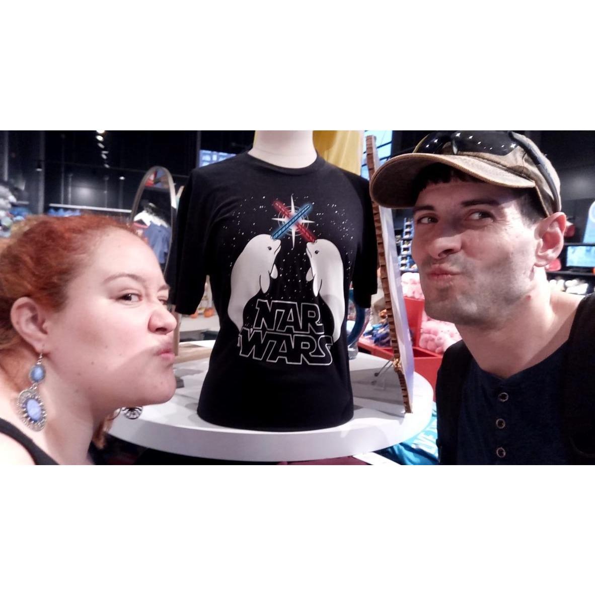 Don't let us wonder around shops together or this will happen! - No nos dejen merodear por tiendas juntos o algo así sucederá!