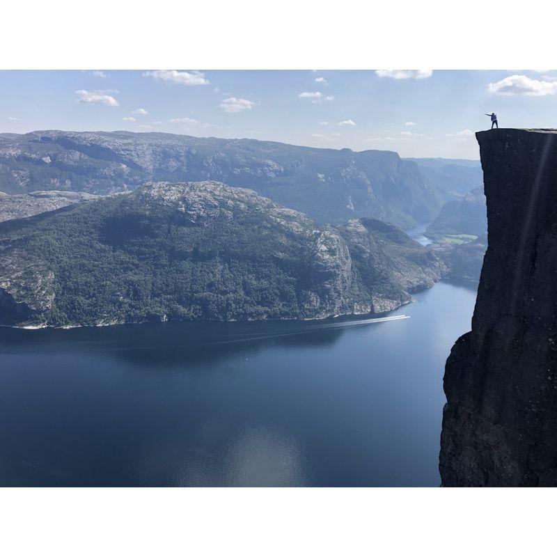 Preikestolen, Norway | Is a cliff, but is a picture of a different idiot.