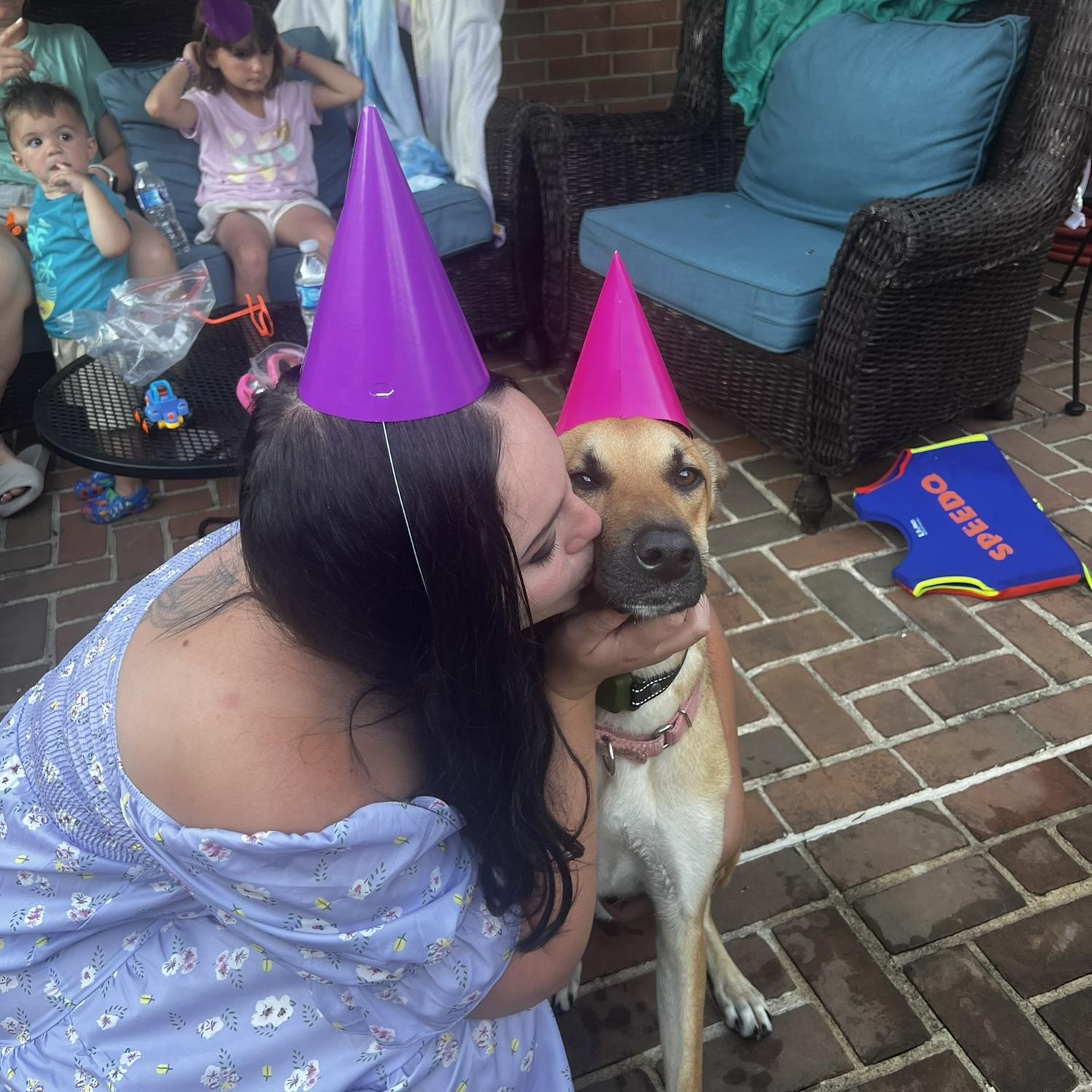 Stella is a party girl too !