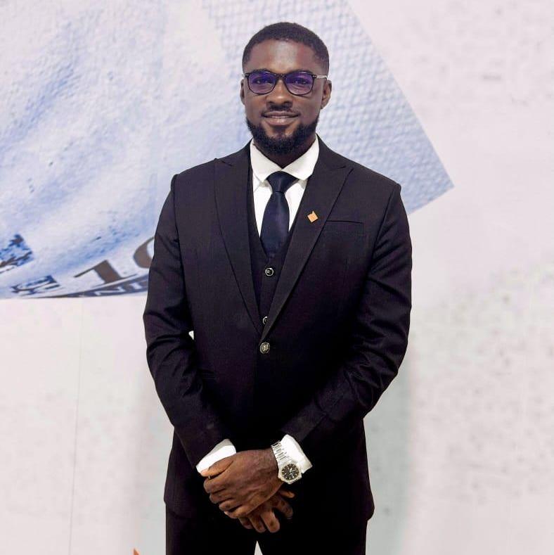 Hi, my name is Ebuka, Ladies can call me Joey or Joe.lol. i'm one of the Groomsmen