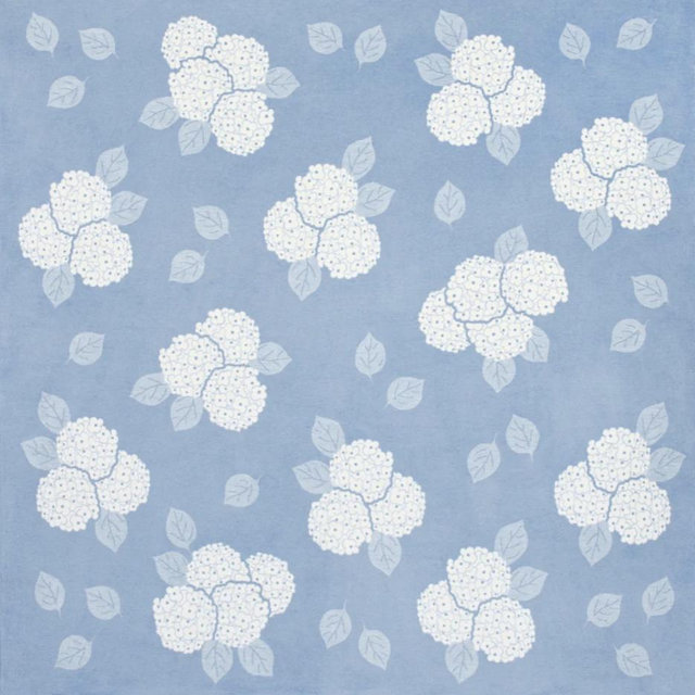 Hydrangeas Bluebell Family-Size Blanket