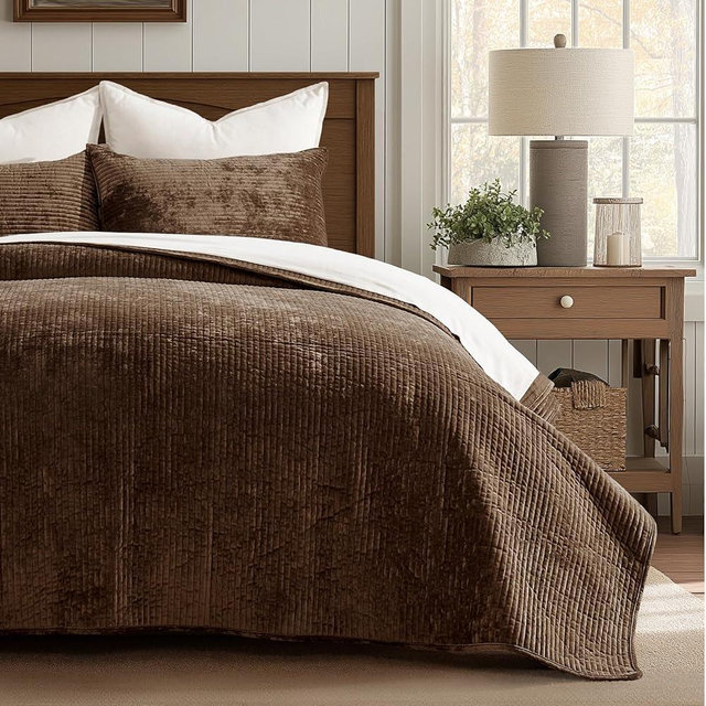EVERGRACE Velvet Quilt Set King Size, Luxurious Soft Quilted Bedding Sets, Lightweight Velvet Comforter for All Season, Striped Channel Bedspread Coverlet with 2 Shams, Rust Brown