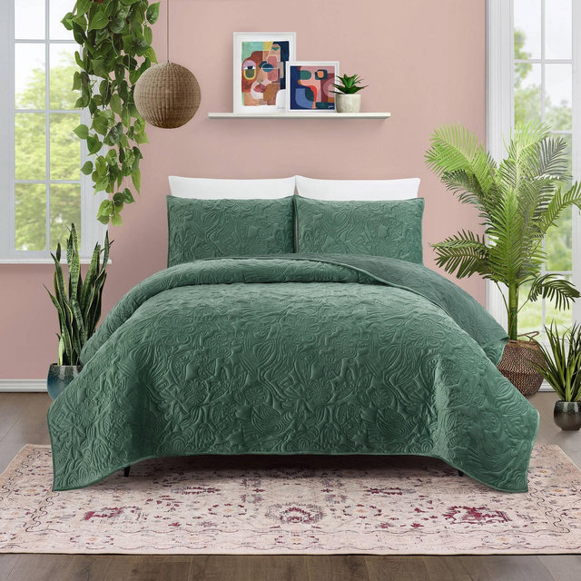 Jungalow by Justina Blakeney 3pc King Secret Garden Quilt Set: Luxurious Velvet Comforter, Includes 2 Shams
