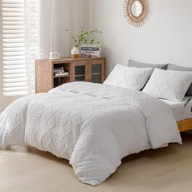 Lekesky Duvet Cover Set, Boho Tufted Queen Size Bedding Set, White Embroidery Shabby Chic Breathable Ultra Soft Duvet Cover Set (1 Duvet Cover 90x90 inches + 2 Pillowcases)