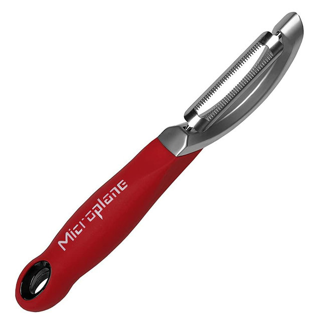 Microplane Professional Serrated Swivel Peeler for Tomato and Kiwi, for Right and Left Hand Use