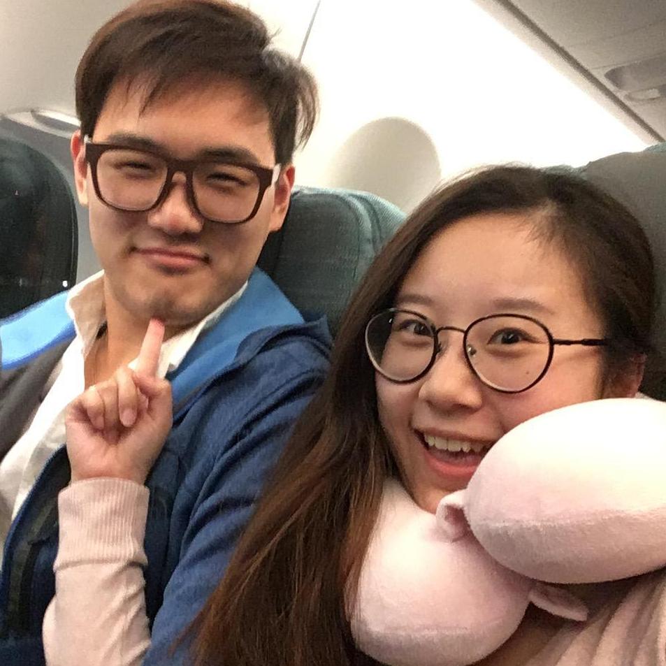 We flied back to China together!