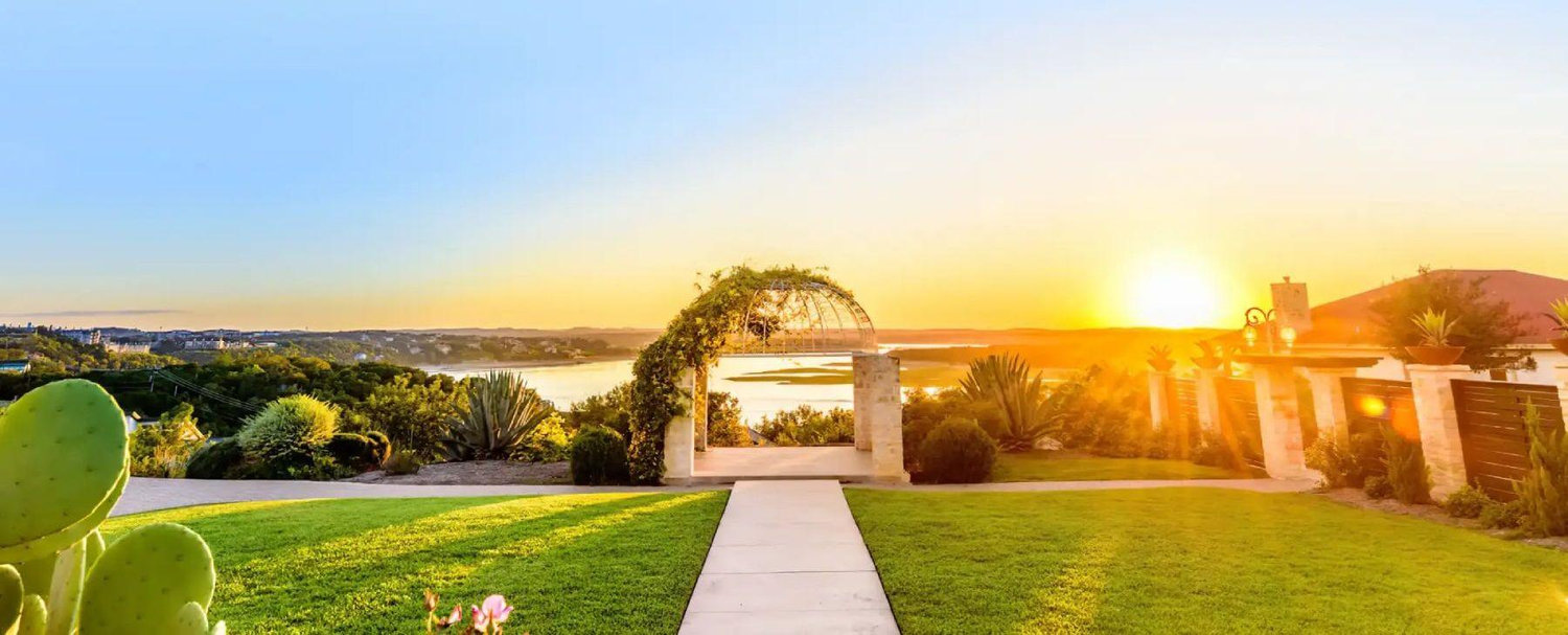 The Wedding Website of Marian Rodriguez and Joshua Hill