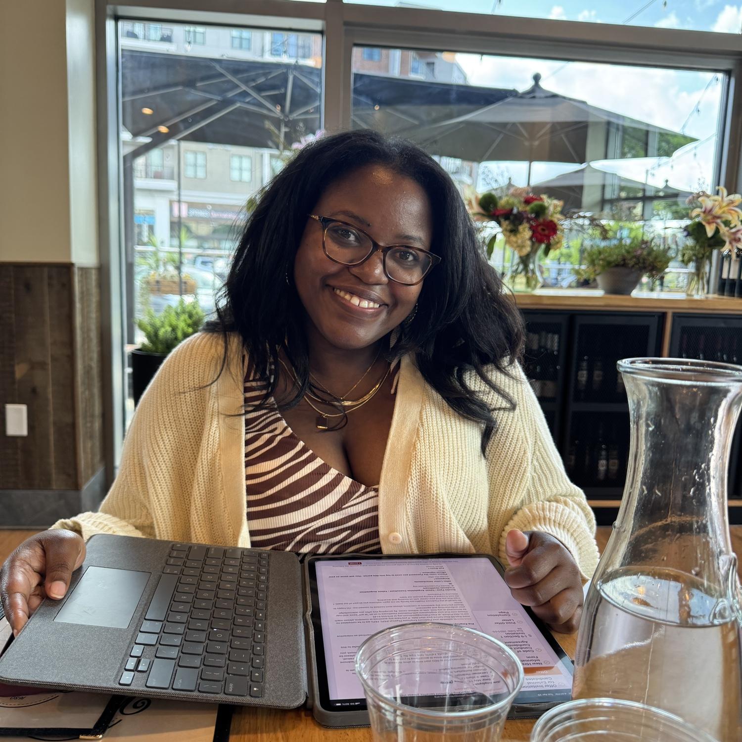 Jacob takes a photo of Nicole at every date they’ve been on. No matter the place or how put together she looks. There are over 100 in his phone.