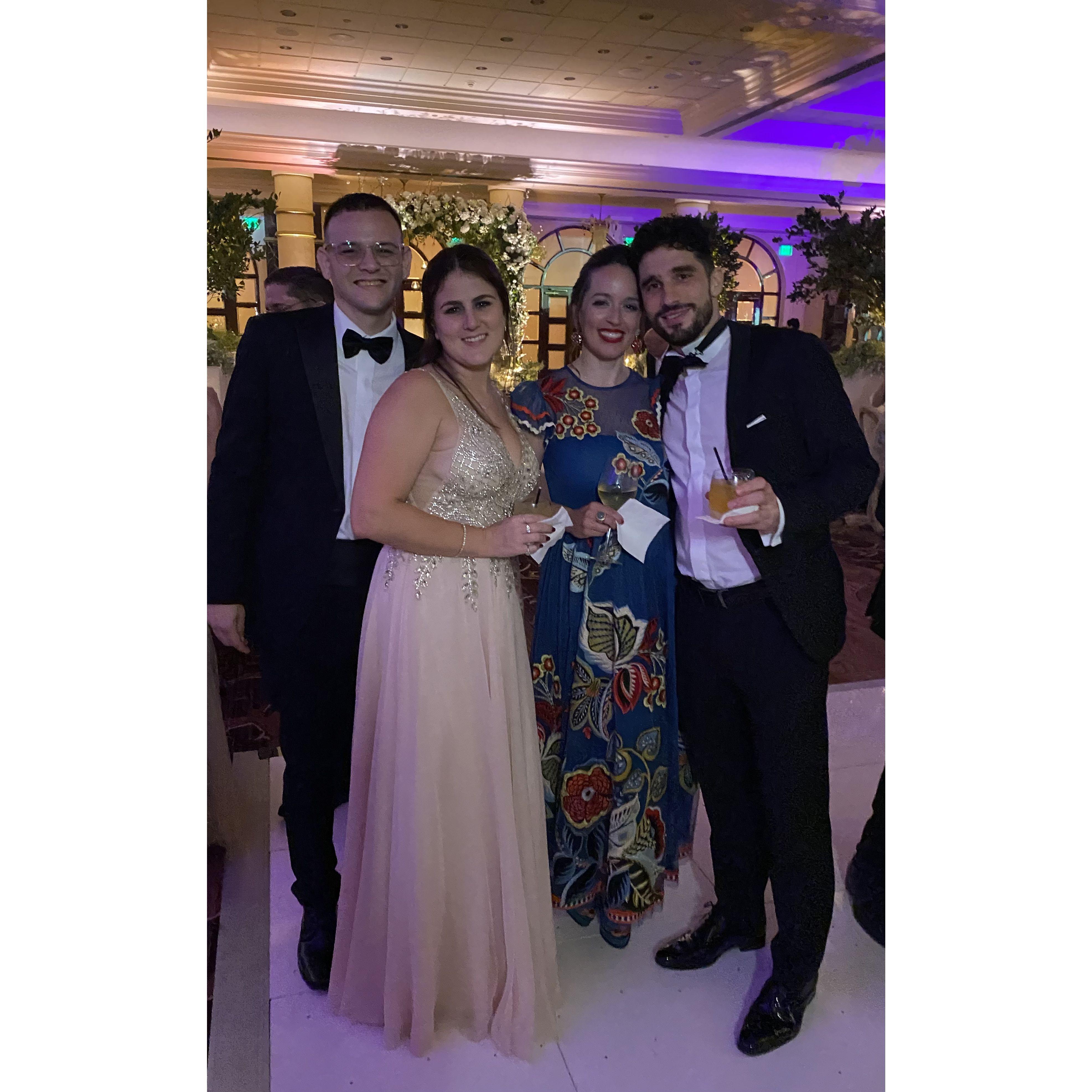 Junto a excelente compañía en la boda de Sofía e Iván