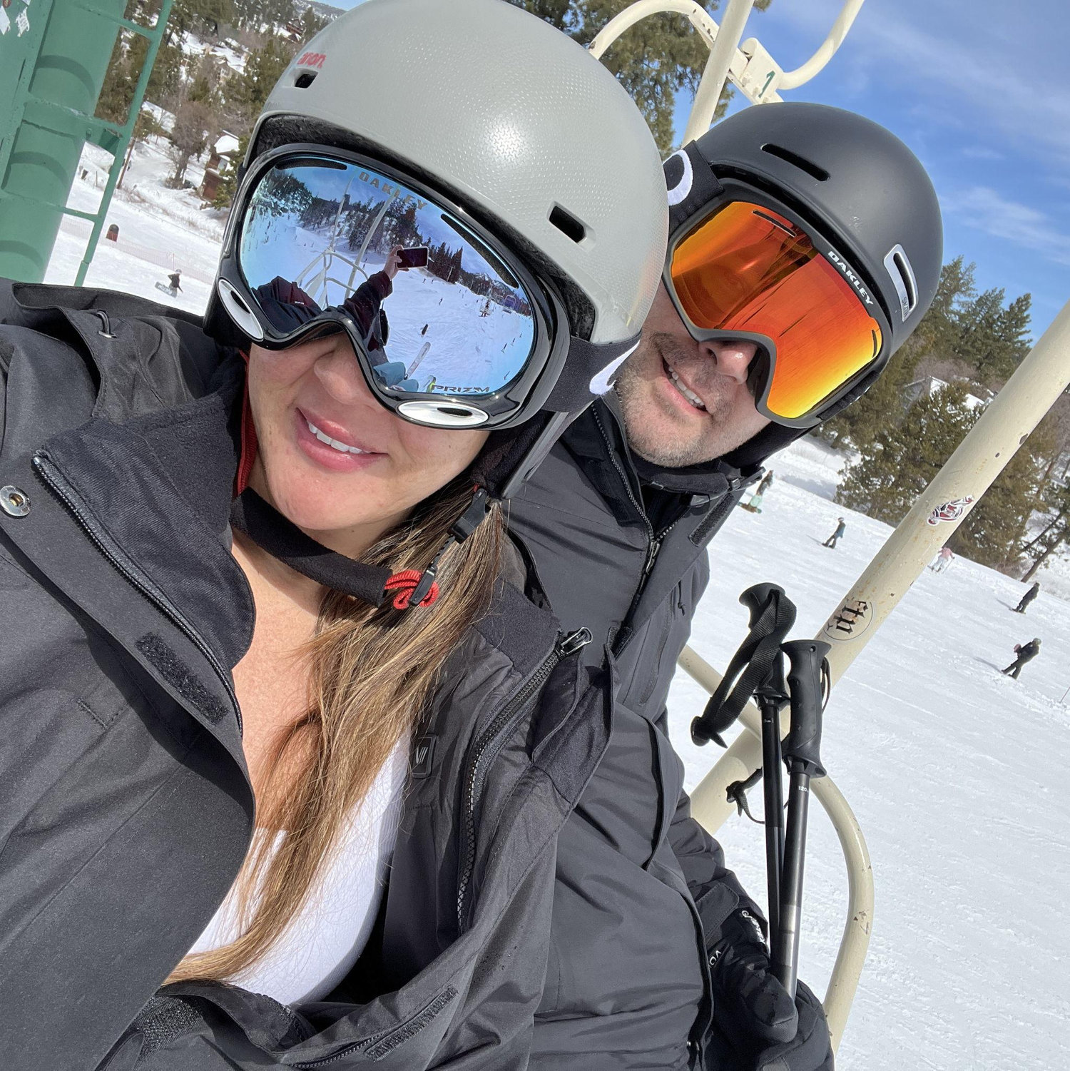 Martin teaching Joanne to ski