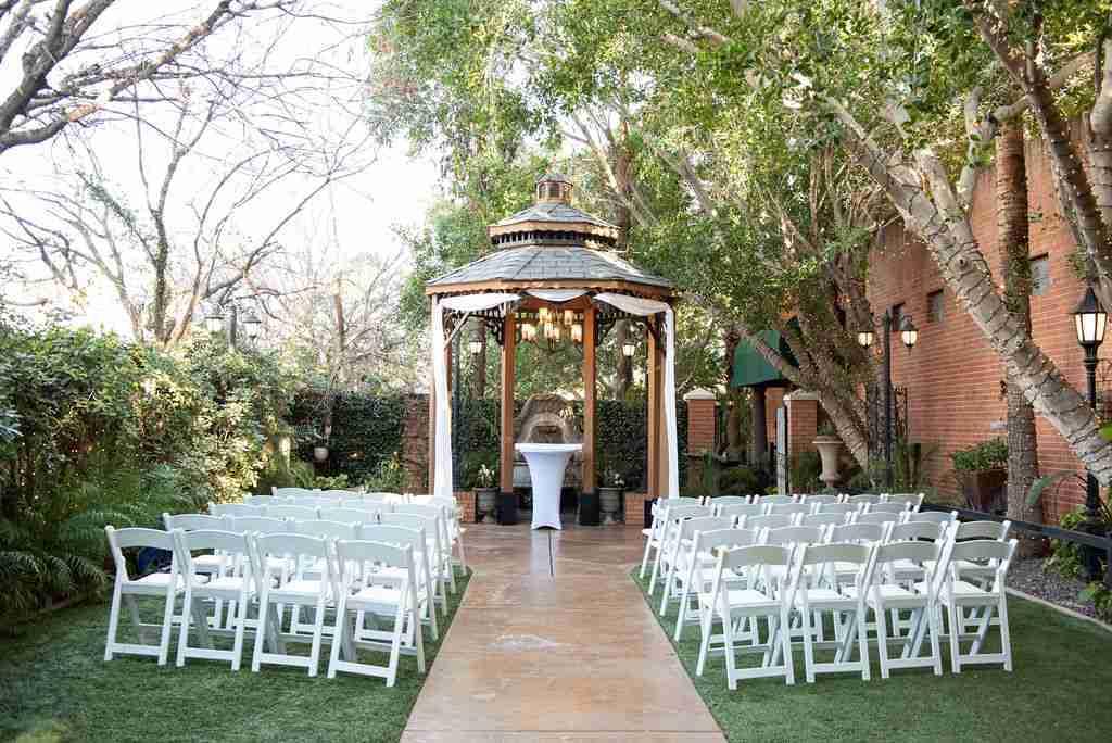 The Wedding Website of Cassaundra Gomez and Isai Diaz