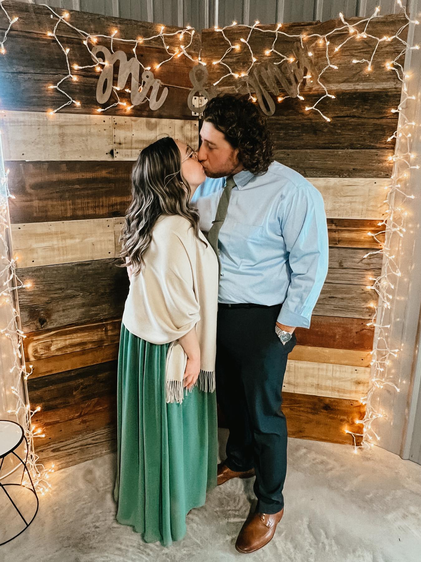 Picture from my sisters wedding, first time ever seriously dressed up together— only took 3+ years 🤪