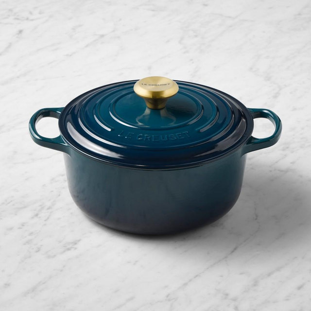 Le Creuset Signature Enameled Cast Iron Round Dutch Oven, 4 1/2-Qt., Agave