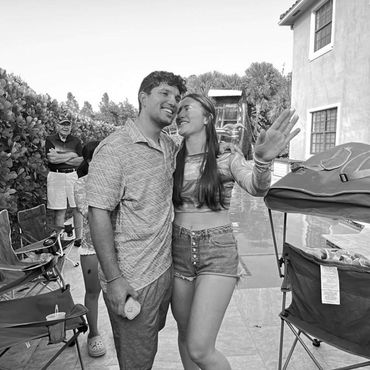 Oscar managing to surprise engage Taryn!!!