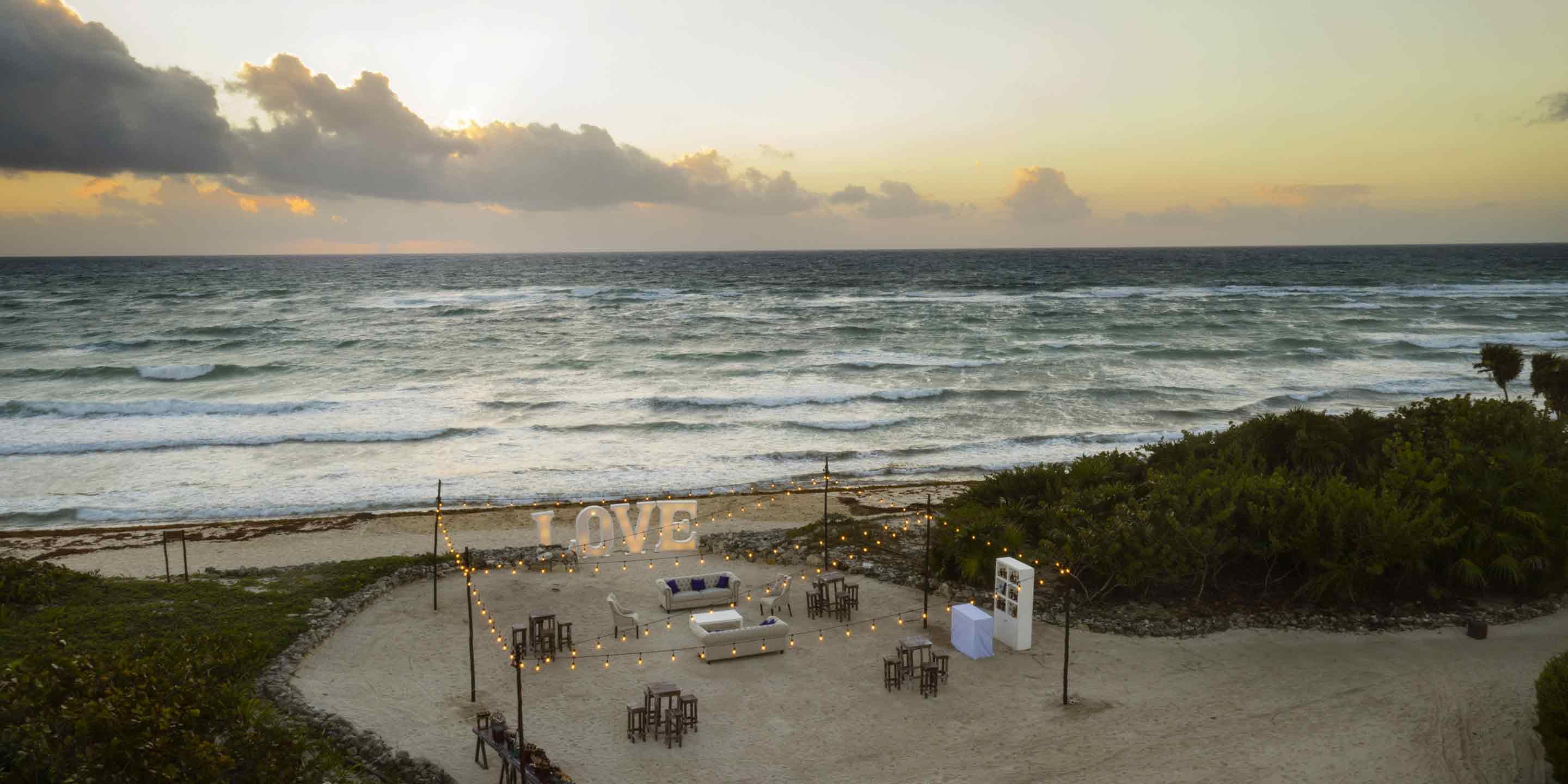 The Wedding Website of Quynh Nguyen and Paul Myers