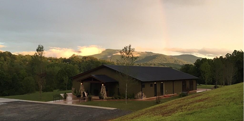 The Wedding Website of Emily Salzer and Michael Willsher