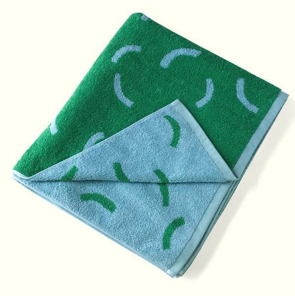 Green Curves Beach Towel