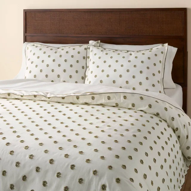 King Clip Dobby Comforter Green - Hearth & Hand™ with Magnolia