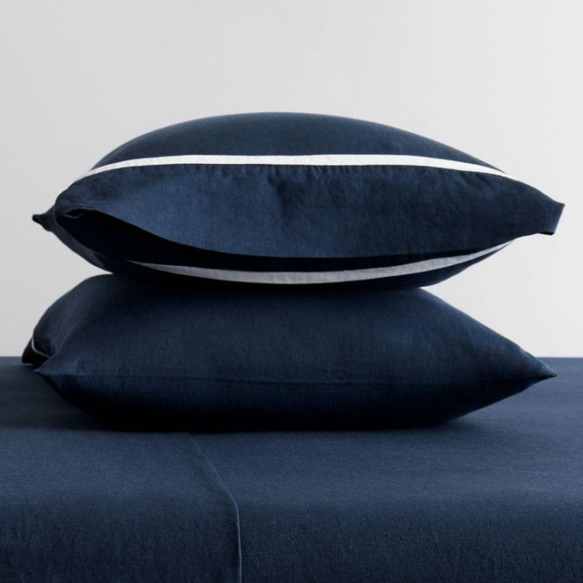 Midnight/White Belgian Linen Contrast Flange Pillowcases, Set of 2, Standard