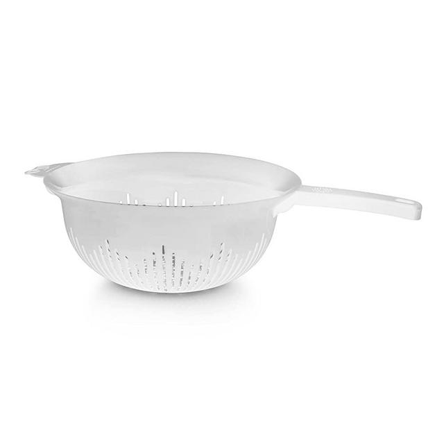 YBM Home 9.75 Inch Plastic Strainer Colander with Long Handle – Made of Food Safe BPA-Free Plastic - Use for Pasta, Noodles, Spaghetti, Vegetables and More 31-1130-white (1, White)