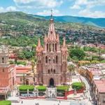 Explore El Jardín & Parroquia de San Miguel Arcángel