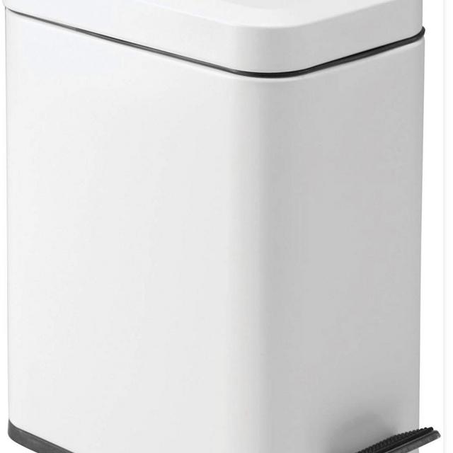 mDesign 5 Liter Rectangular Small Steel Step Trash Can Wastebasket, Garbage Container Bin for Bathroom, Powder Room, Bedroom, Kitchen, Craft Room, Office - Removable Liner Bucket - Bronze
