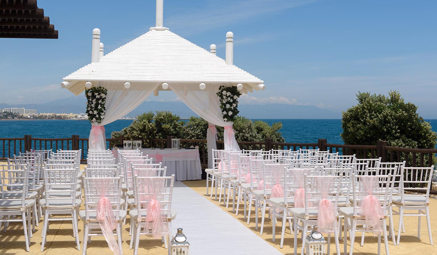 The Wedding Website of Elle Egidio and Camillo Di Masi
