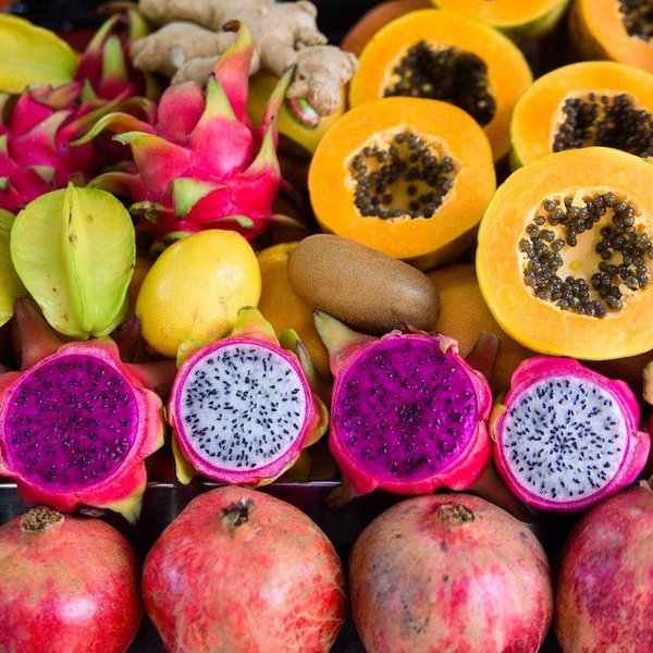 Honeymoon Oahu Farmers Market Date