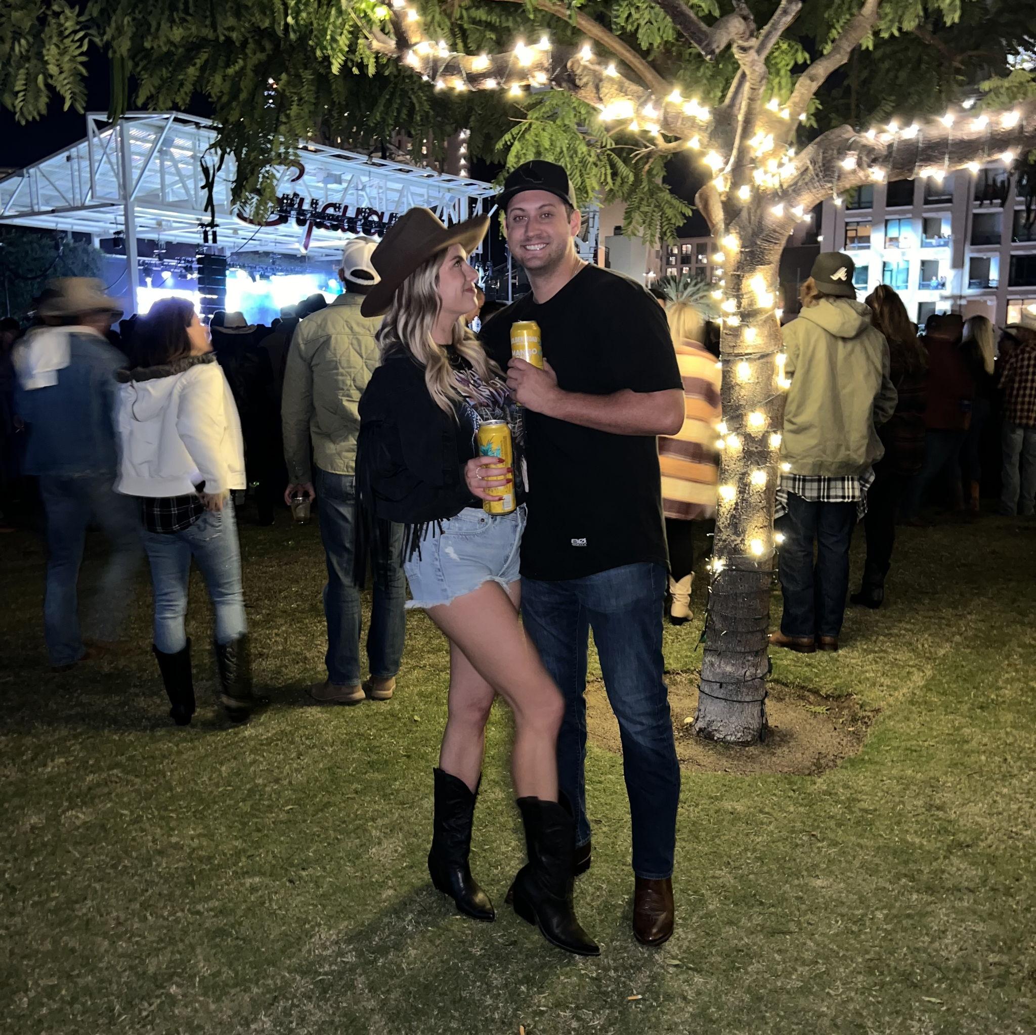 The photo where Kelsie & Austin "hard launched" their relationship on Instagram.