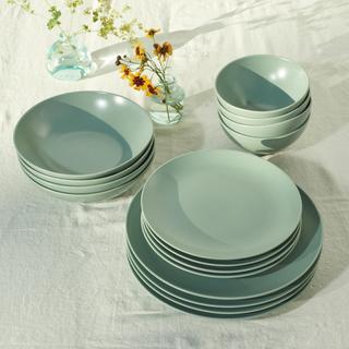 The Core 16-Piece Dinnerware Set, Service for 4