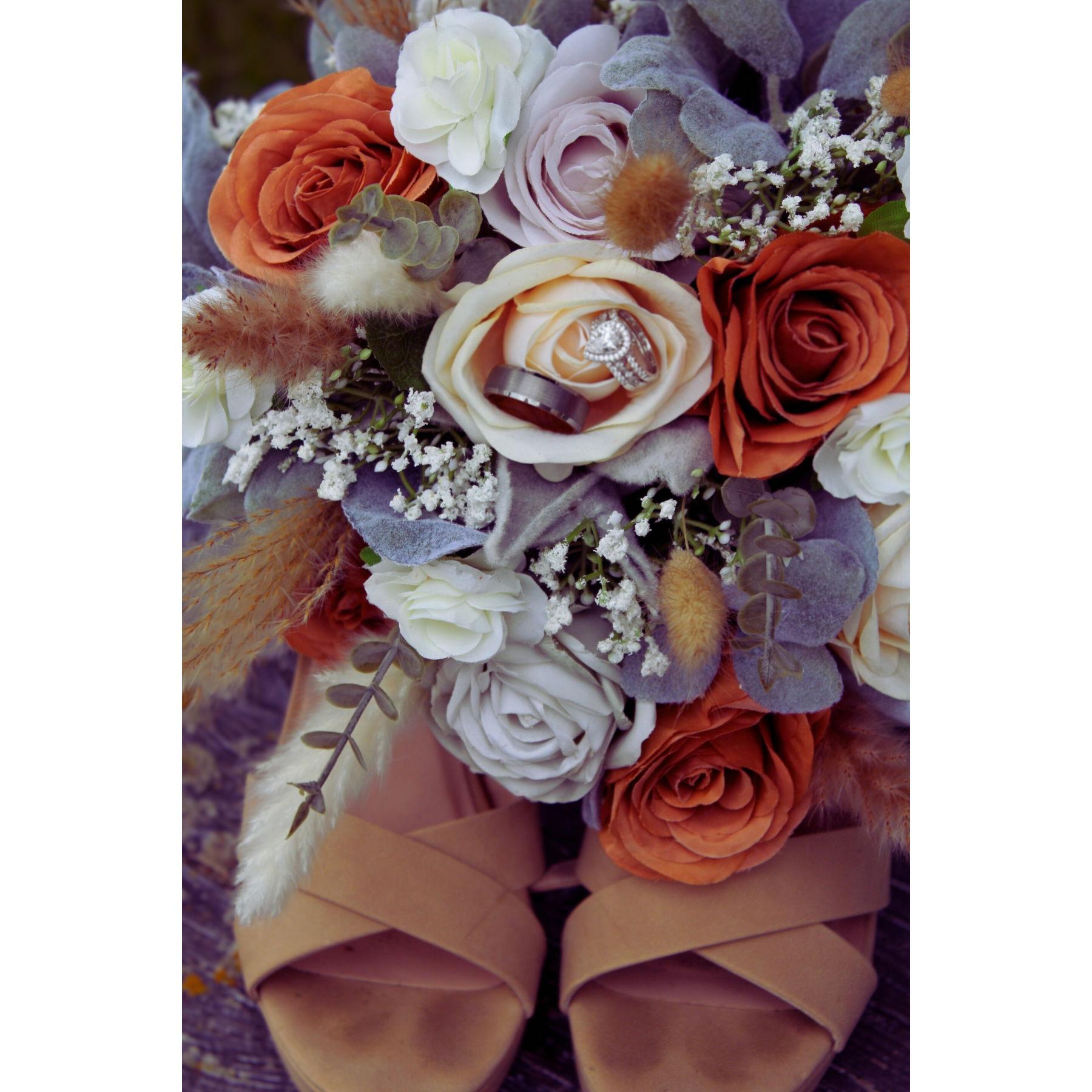 Bouquet with Shoes and Wedding Ring Set