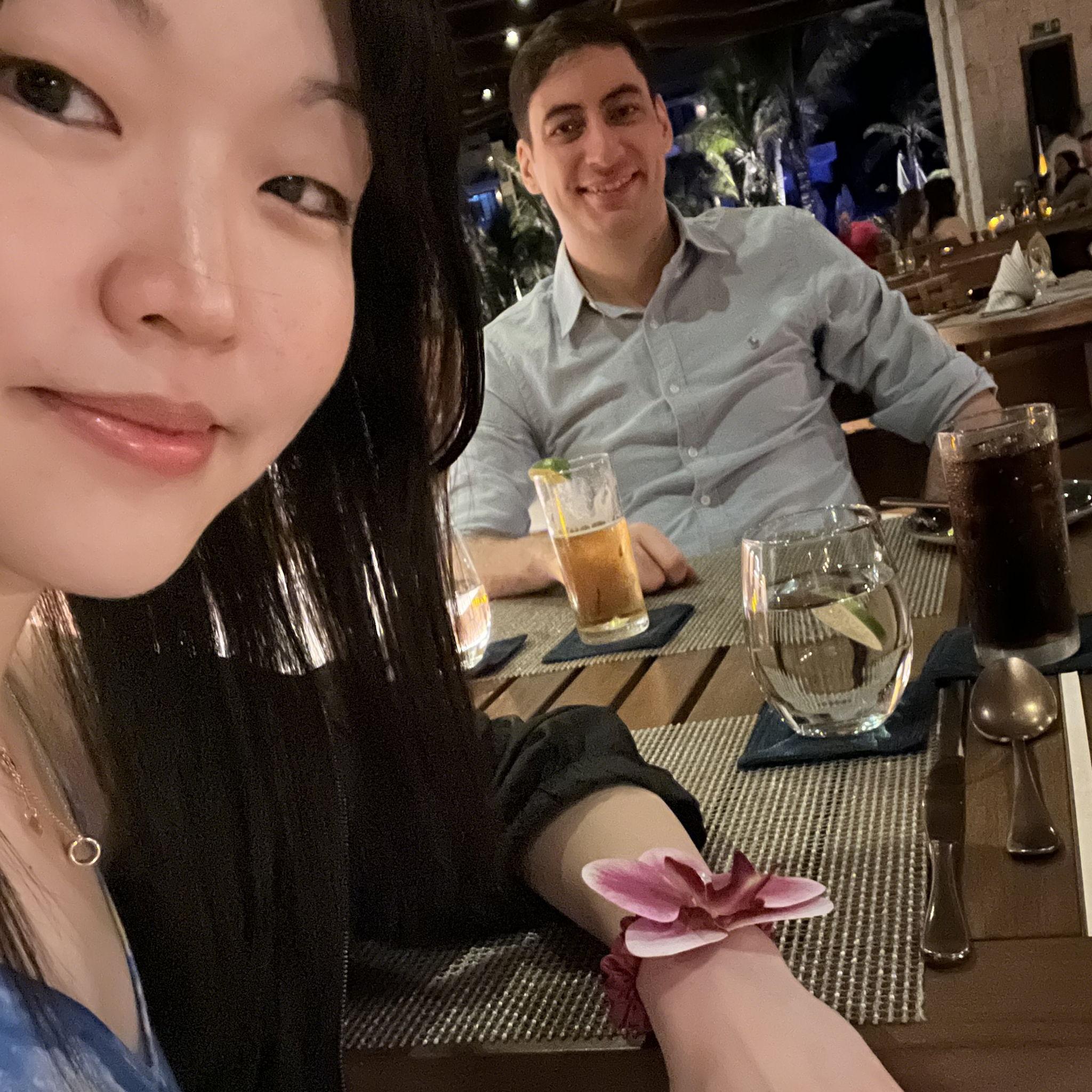 At Cancun. Alex got an award for his performance at work. 칸쿤 여행. 알렉스 직장에서 상 받은 날.