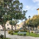 Piazza Tommaso Tittoni Stroll
