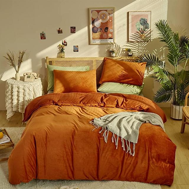 KAREVER Burnt Orange Color Velvet Comforter Set King Solid Rust Color Flannel Velvet Bedding Comforter Set All Caramel Colour 3 PCs Shaggy Soft Warm and Durable Flannel Blanket King