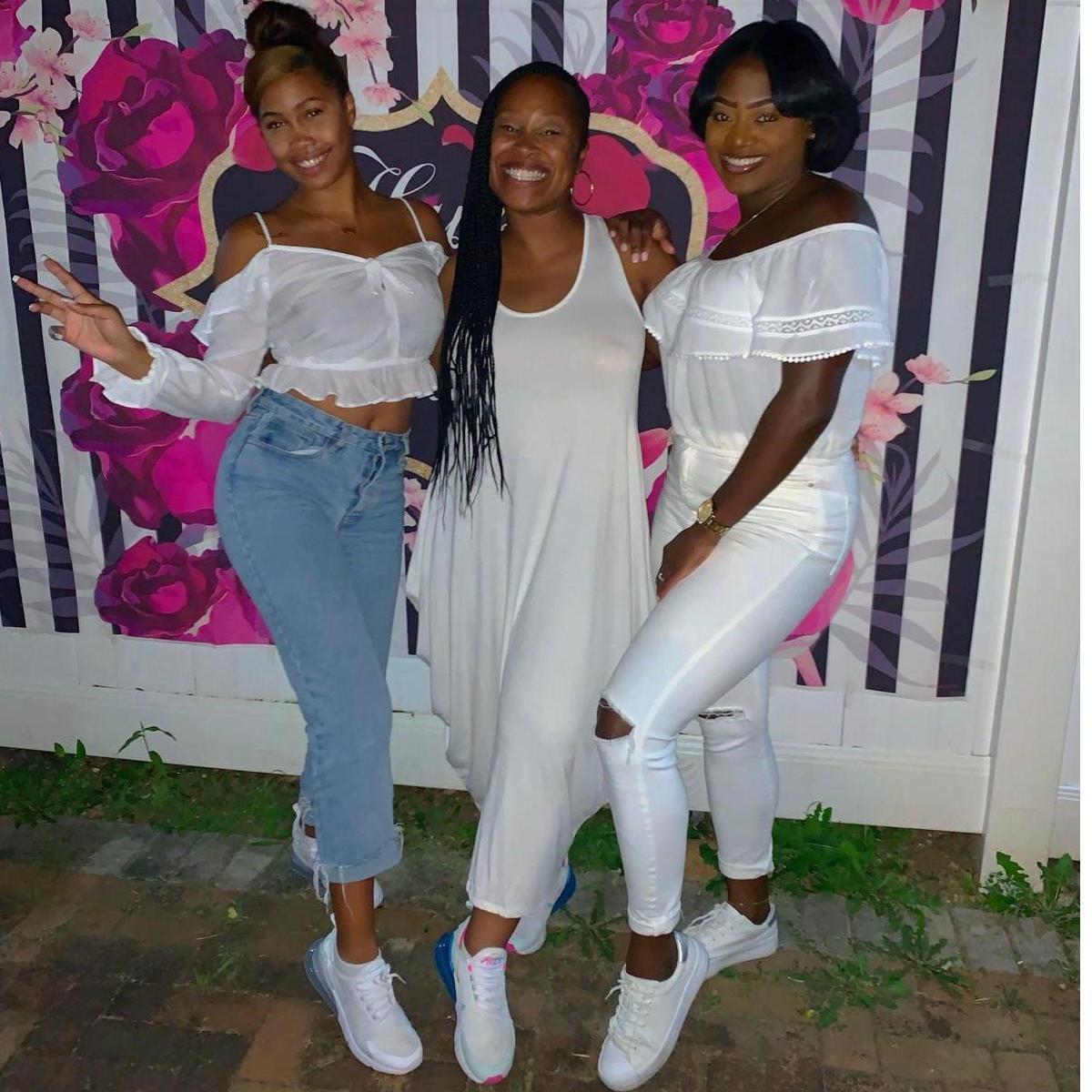Daisy & Kiki "Bridesmaids" .. (Daughters)
