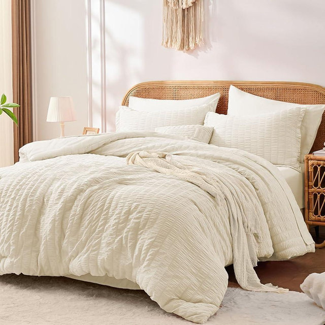 FUANNA Queen Comforter Set 7 Pieces, Luxury Seersucker Bed in a Bag Queen Size for All Seasons, Soft Bedding Set with Comforter, Flat Sheet, Fitted Sheet, Pillowcases & Shams for Bedroom, Cream White