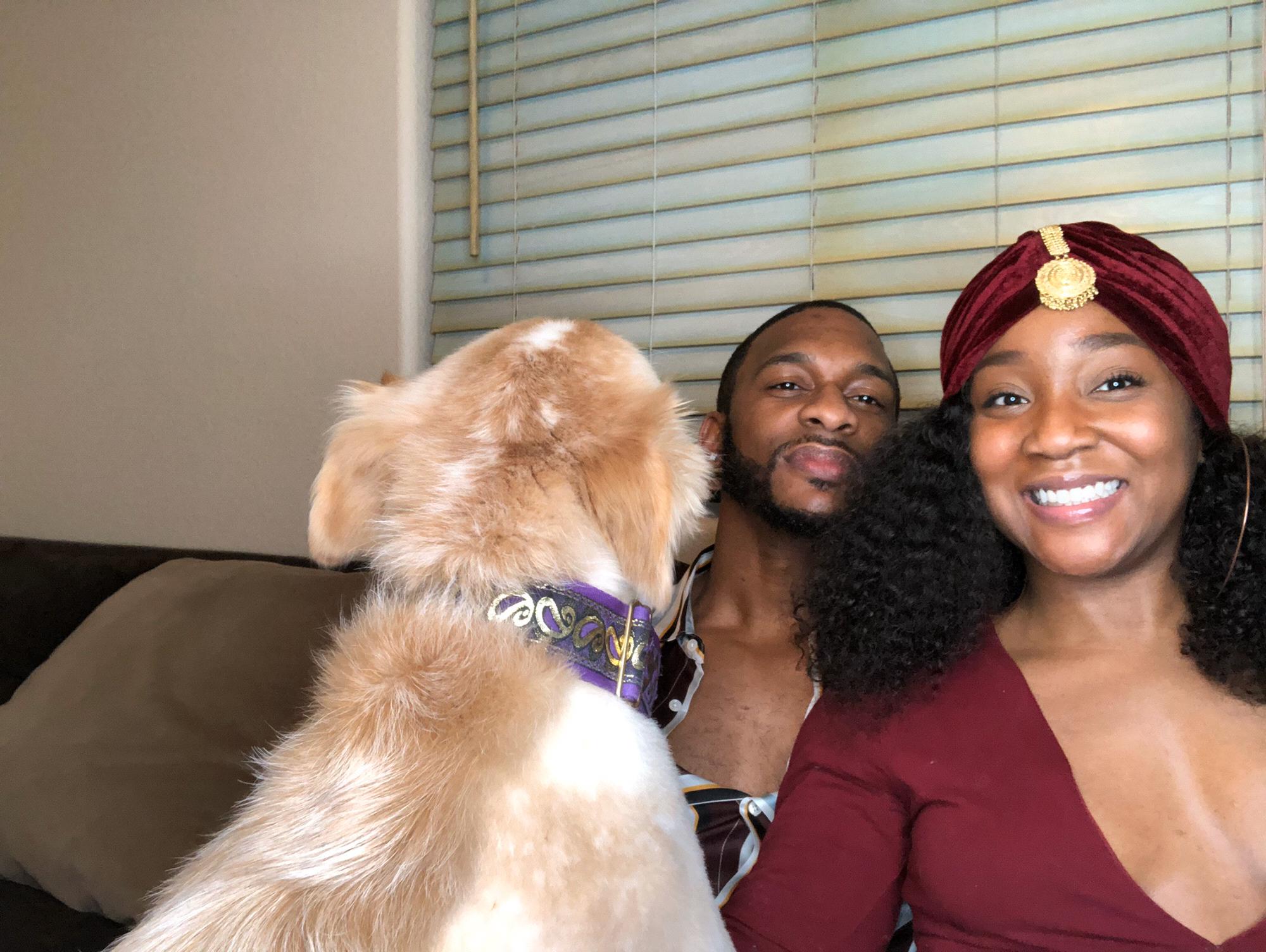 Attempting to take a family photo with Que
