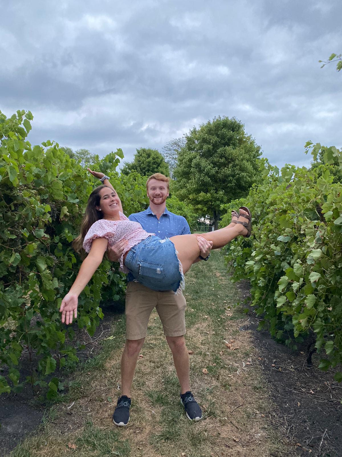 The Wedding Website of Makayla Villela and Tannor Kinder