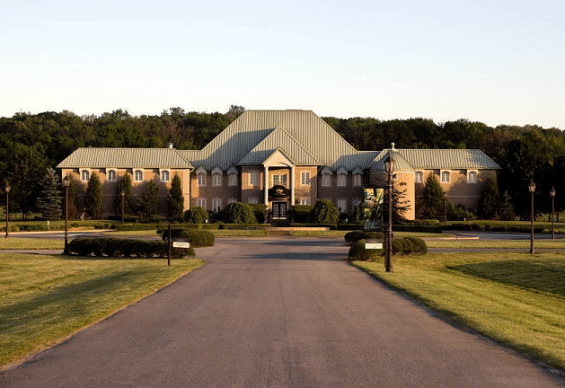 The Wedding Website of Jasmine Burji and Mateo Lara
