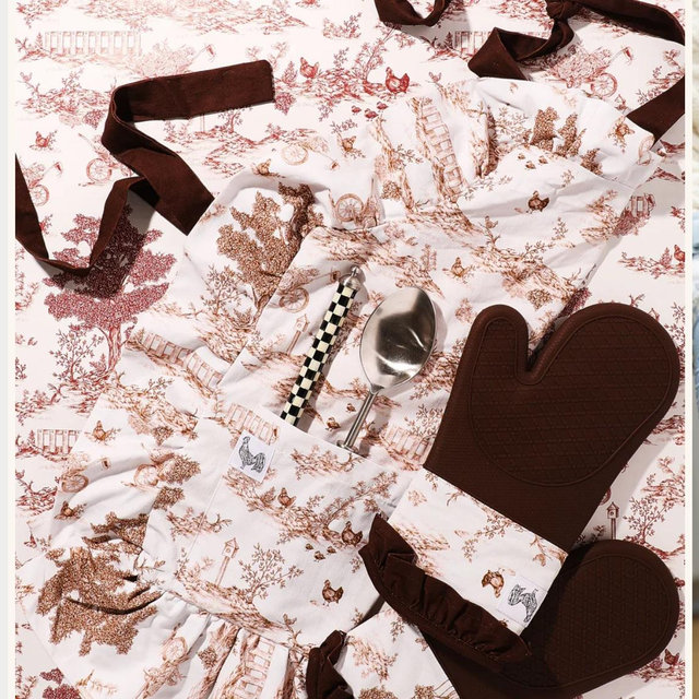 FRIEND OF MINE APRON- BROWN TOILE