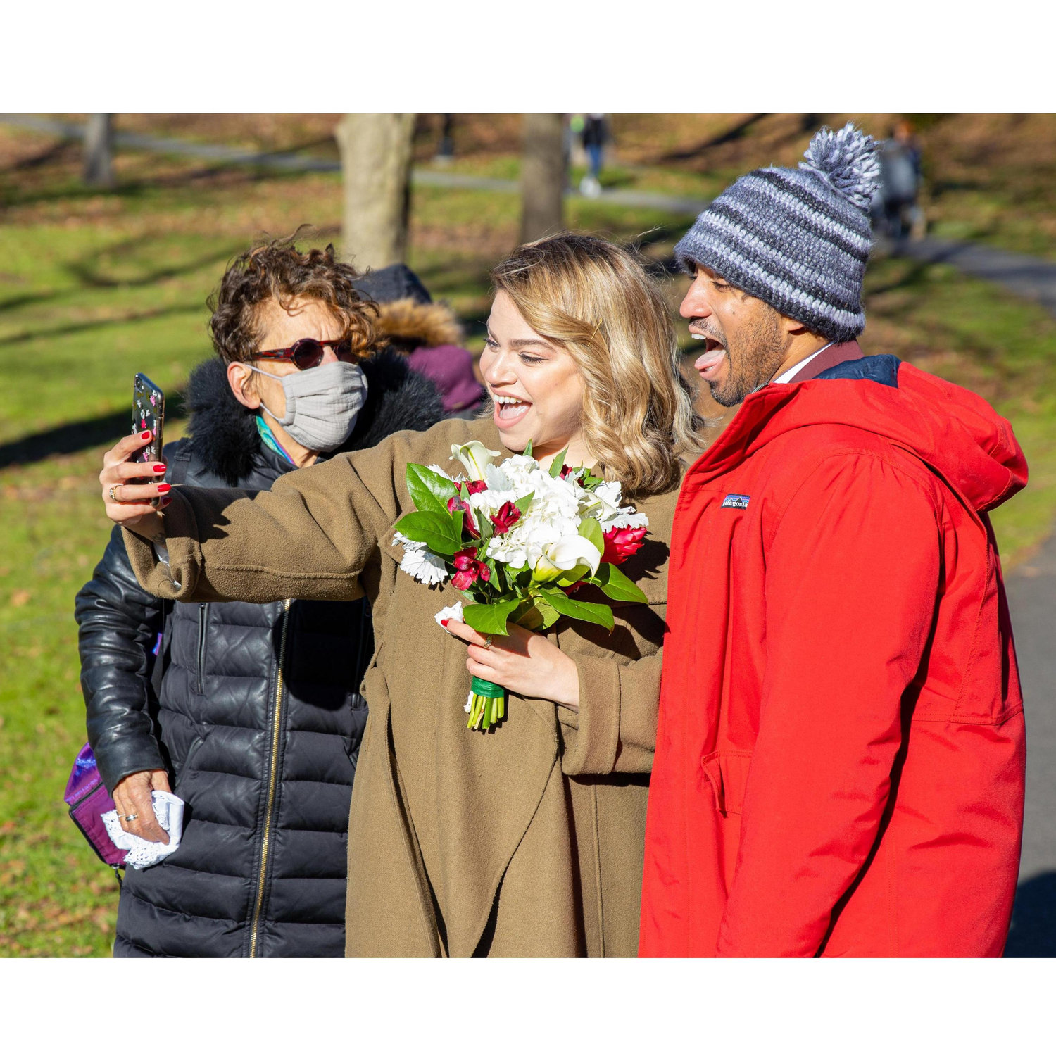"Behind the scenes", newlywed selfie
