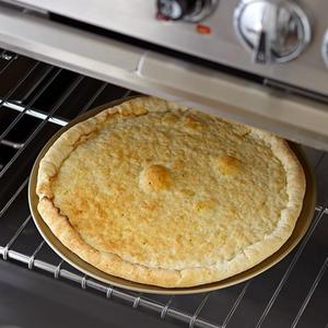 Williams Sonoma Goldtouch® Nonstick Pizza Pan