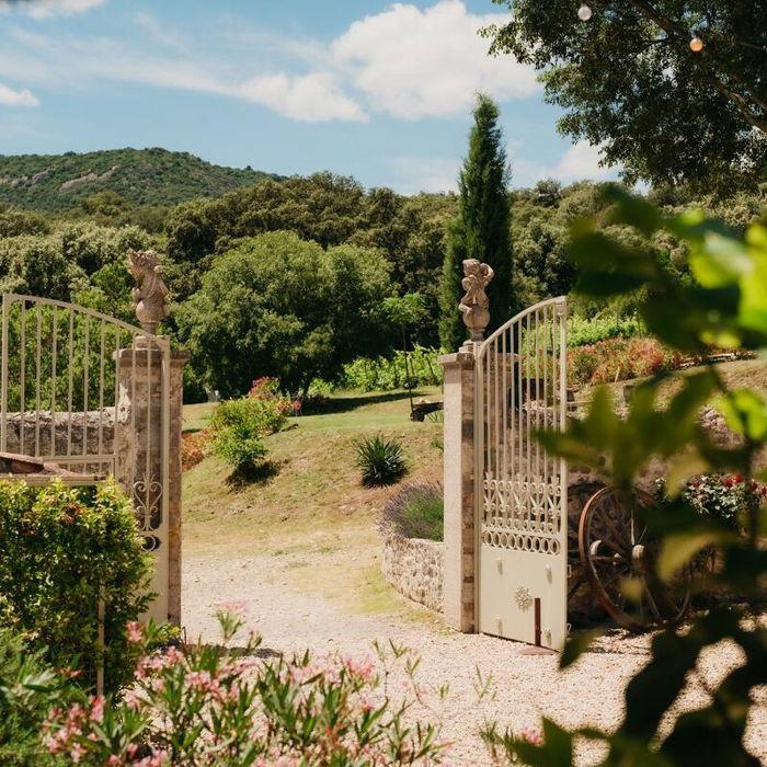 The Wedding Website of Florrie Widgery and Charlie Kennedy