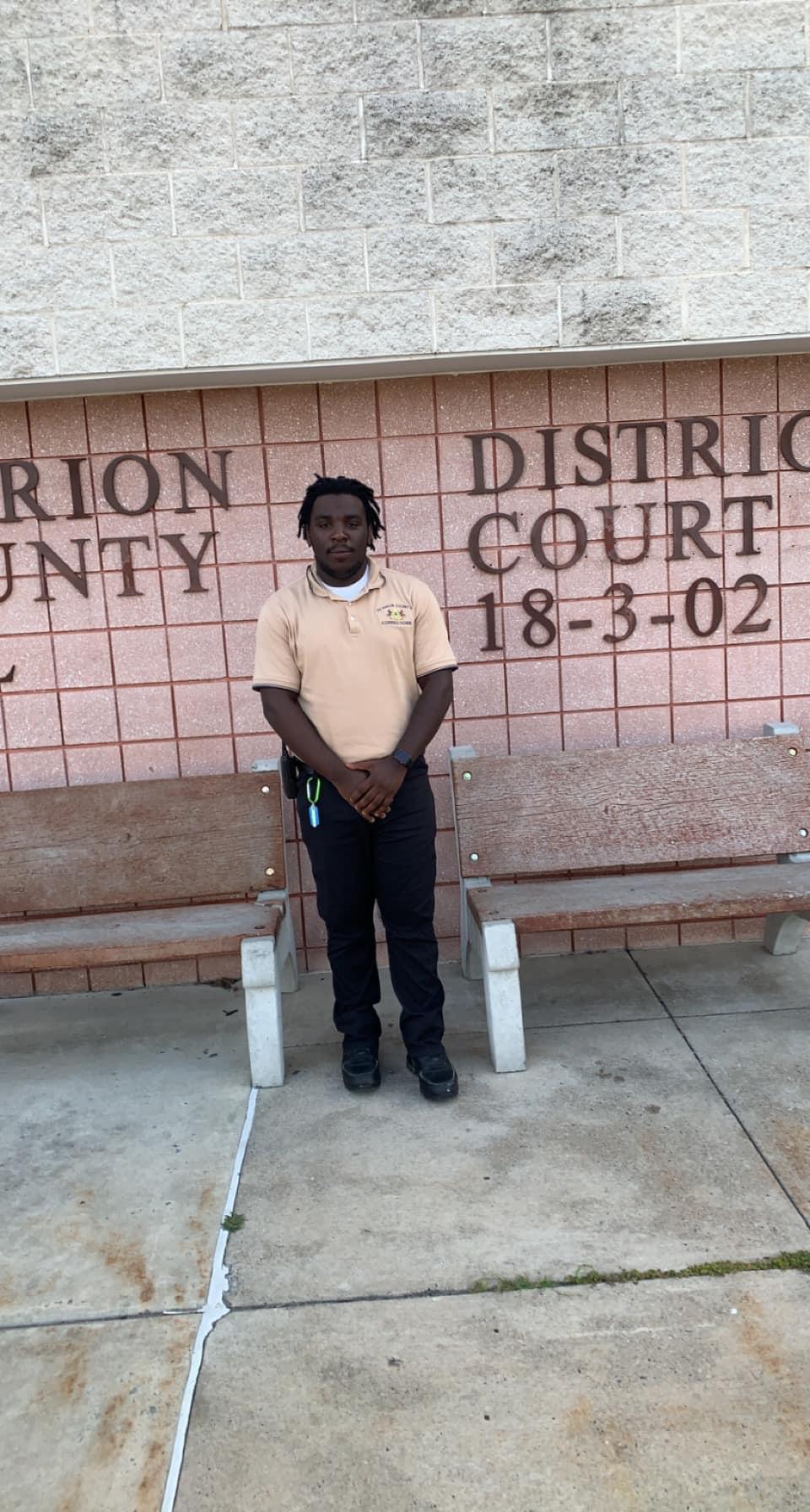 Oscar and Gabriella met when he was 20 years old. Oscar spent time studying at the police academy at the age of 18, and since then has worked in security and corrections.