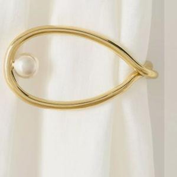 Tiffani Pearl Tieback