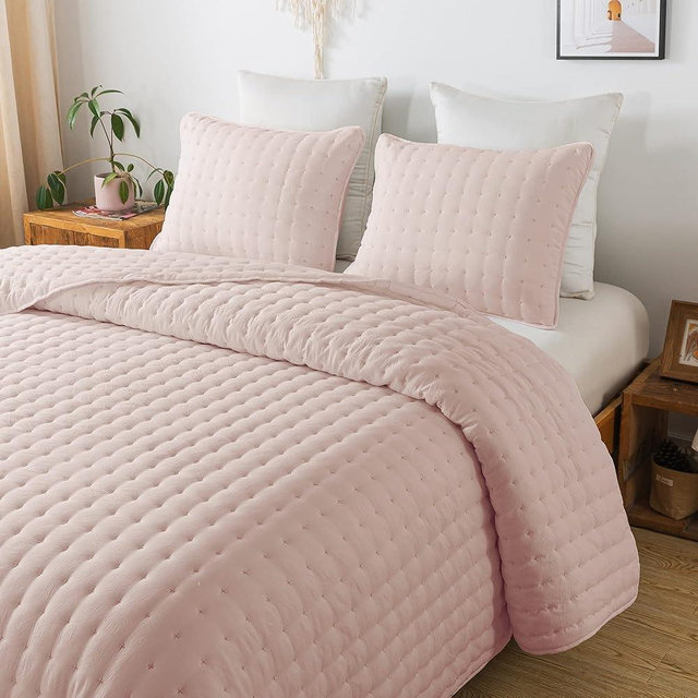WDCOZY Pink Twin Size Quilt Bedding Sets with Pillow Sham, Lightweight Soft Bedspread Coverlet, Quilted Blanket Thin Comforter Bed Cover, All Season Summer Spring, 2 Pieces, 68x90 inches