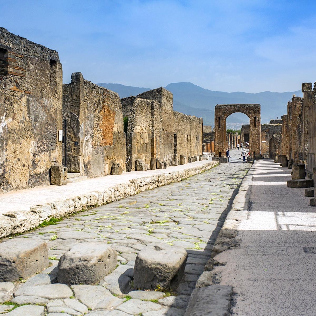 Honeymoon - Guided Tour of Pompeii